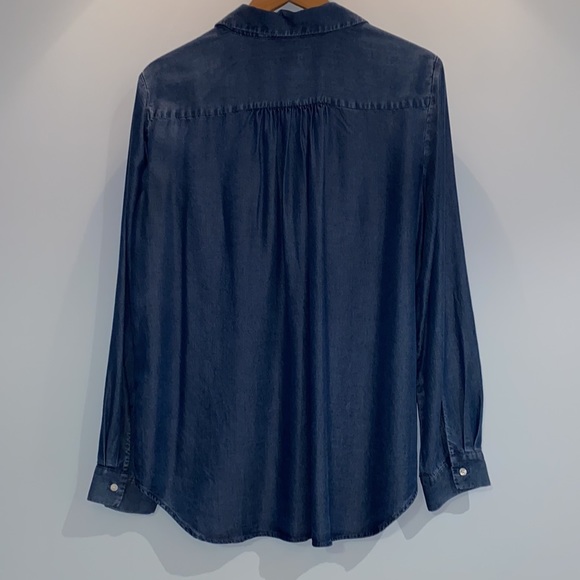 Ann Taylor chambray blouse. - Picture 6 of 6